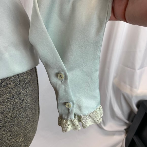 Vintage MJ Concepts in Sportwear Baby Blue Button Down Blouse Size 5 Ruffle Neck - Picture 2 of 10